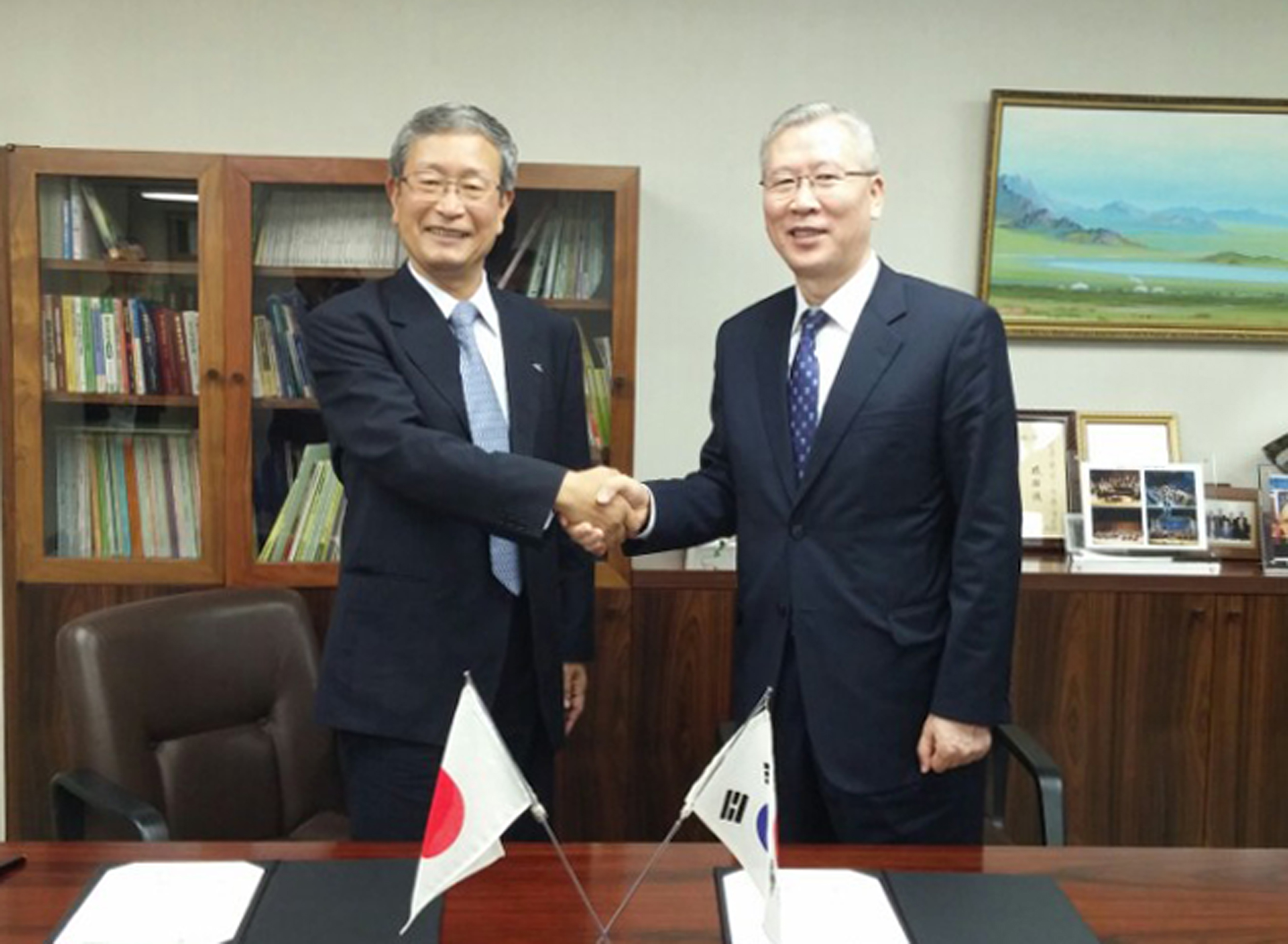 MOU for Mutual Cooperation between KOSHA and JISHA(28 Aug 2014)